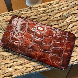 Faux croc CLUTCH😍